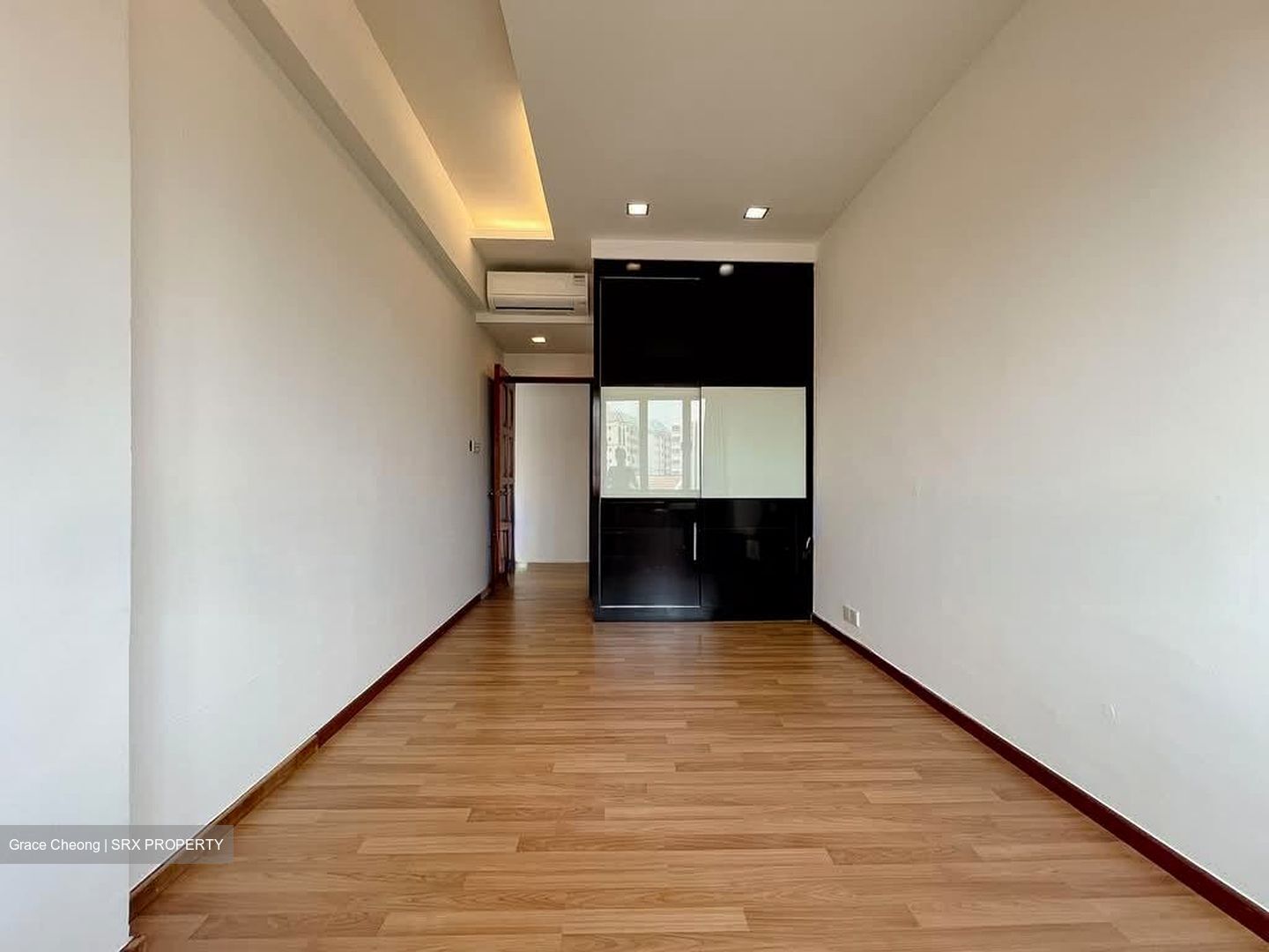Simsville (D14), Condominium #556761491